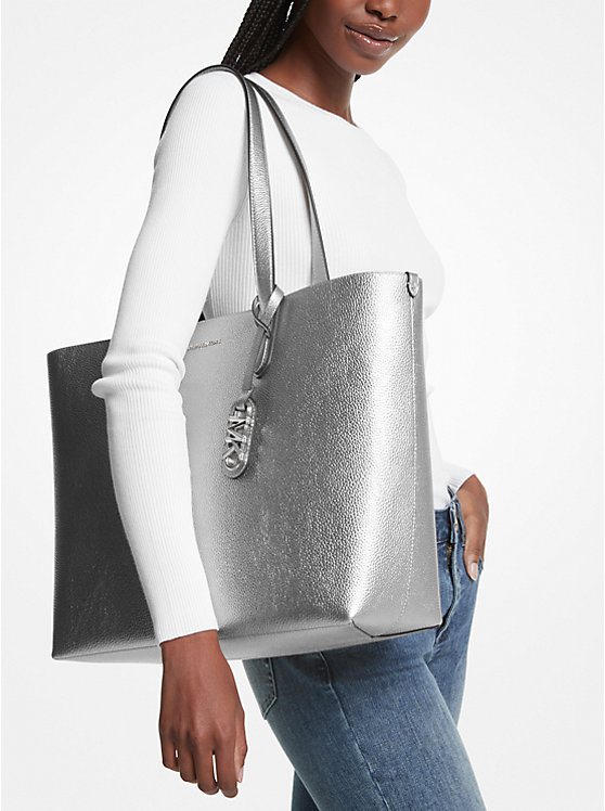 Women Michael Kors Eliza Extra-Large Metallic Pebbled Leather Reversible Tote Bag Silver | LHKQTO-843