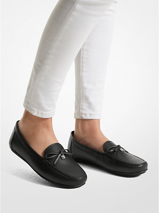 Women Michael Kors Juliette Leather Loafers Black | OUHXIT-724