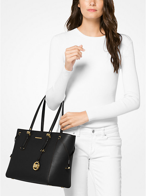 Women Michael Kors Voyager Medium Crossgrain Leather Tote Bag Black | IPDNHY-310